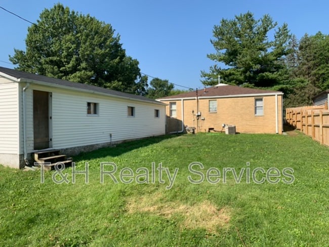 Building Photo - 445 N Eaton Ave
