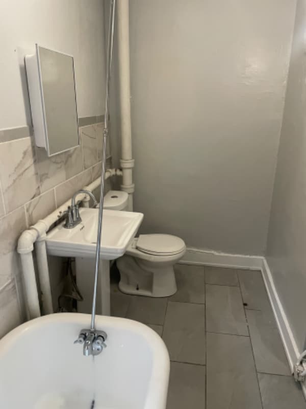 Building Photo - 2904 E 6th Ave