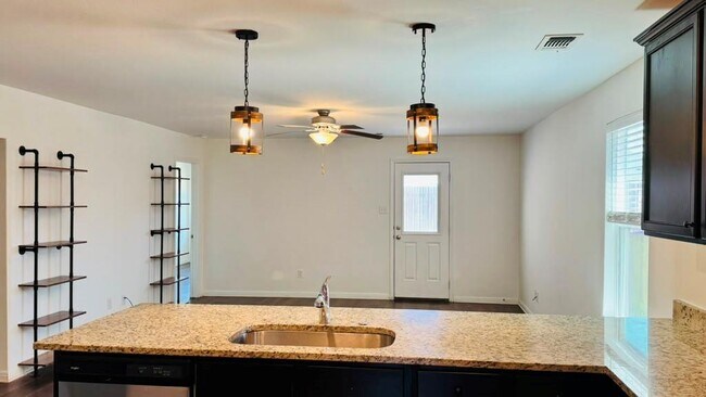 Building Photo - 132 Maywood Ln