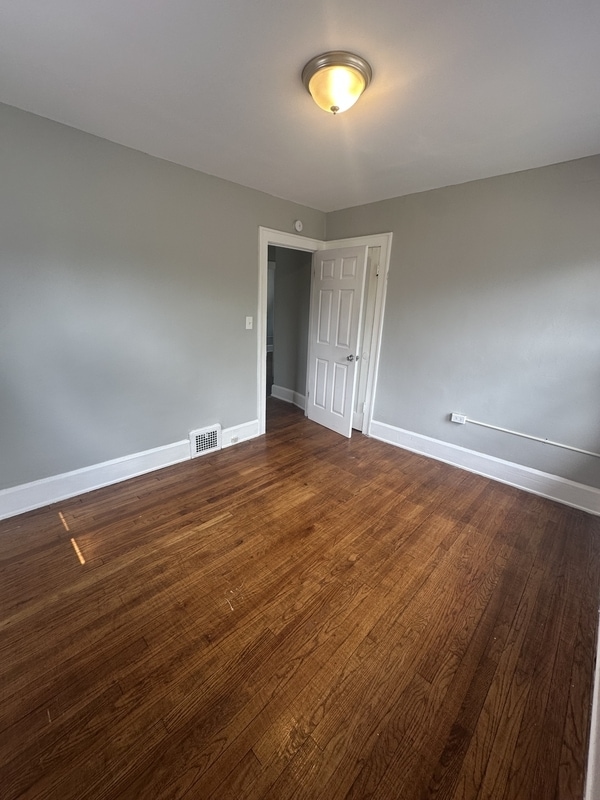 Building Photo - 13401 S Parkway Dr