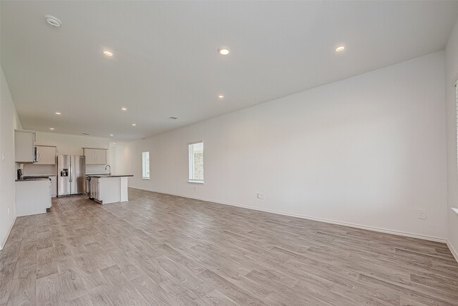 Building Photo - 24330 Elmwood Falls Dr