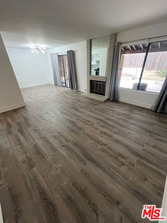 Building Photo - 1163 S Crofter Dr