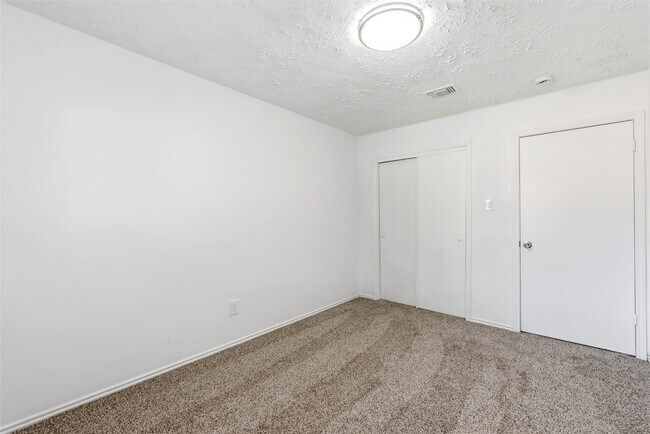 Building Photo - 16826 Carbridge Dr