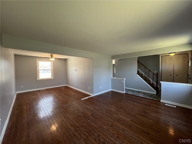 Building Photo - 10 Echodale Ave