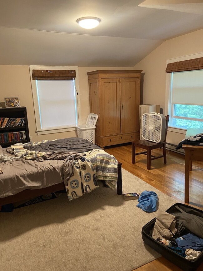 Upstairs Bedroom - 16 Crooked Mile Rd