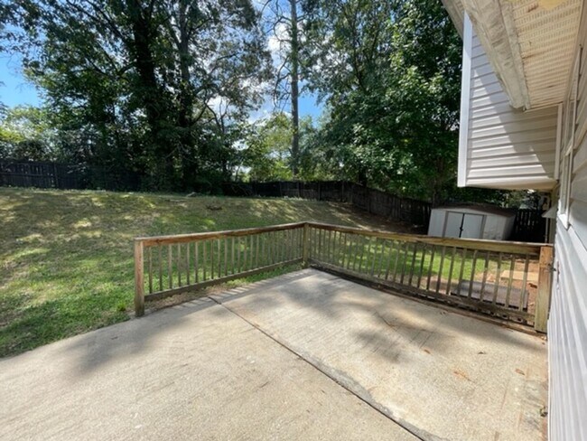 Building Photo - 2110 Lown Farm Ln