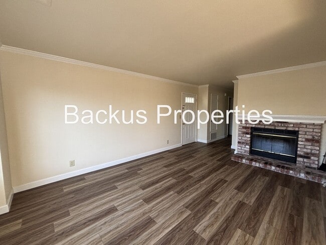 Building Photo - Nice two bedroom condo in Westwood gated community