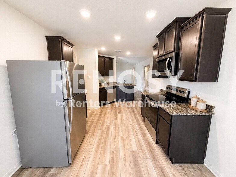 Building Photo - 7942 Vacek Meadows Loop