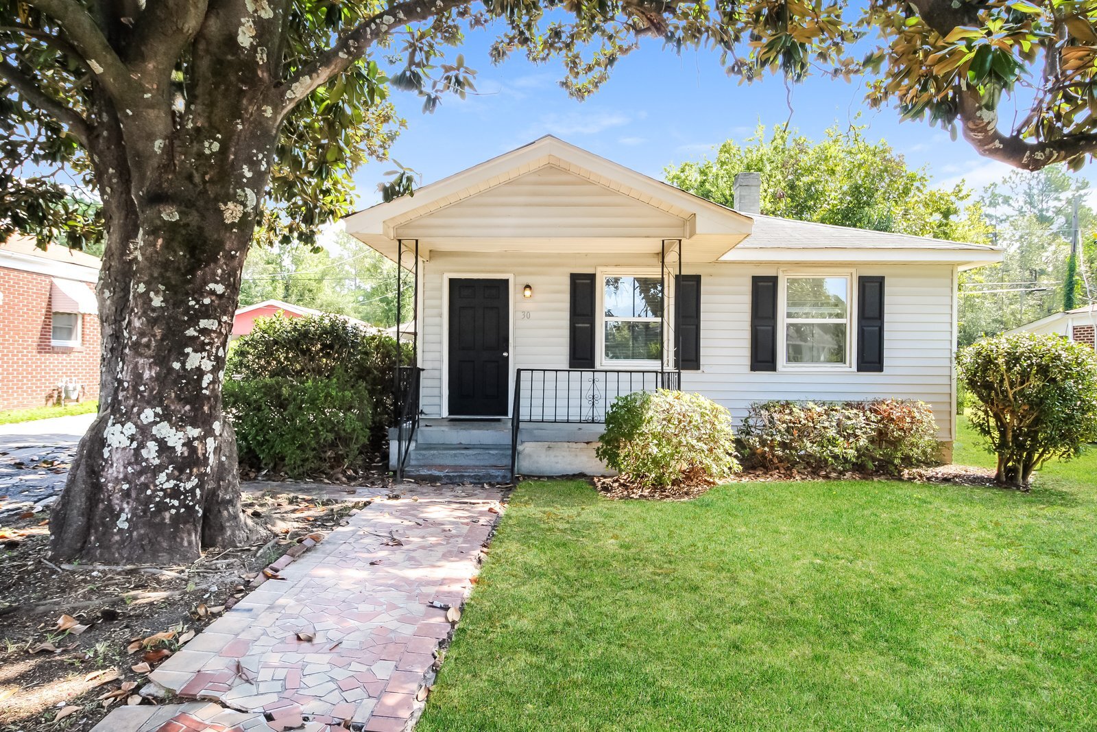 Building Photo - 30 Burdock Cir