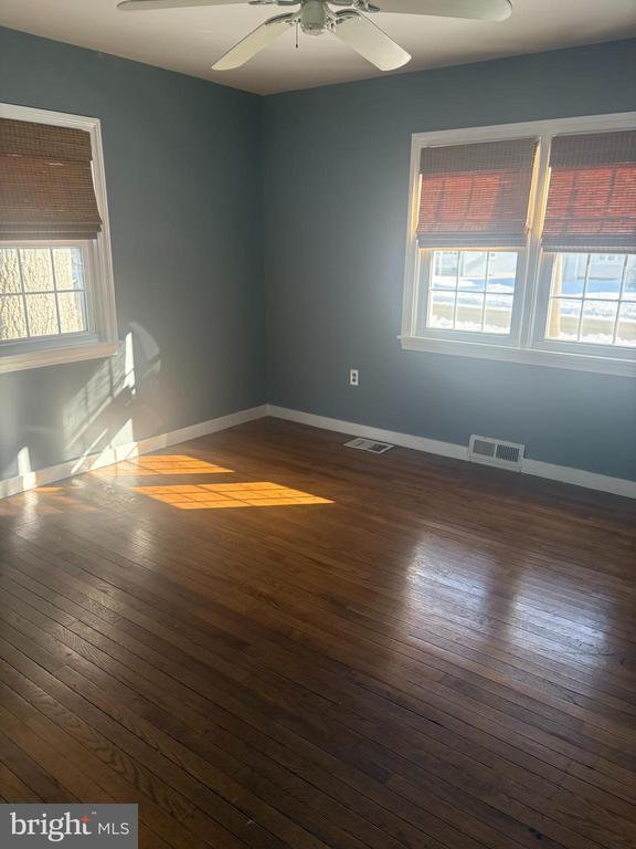 Building Photo - 660 Osborne Ave