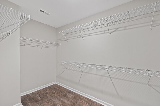 Building Photo - 460 Young Landing Ct