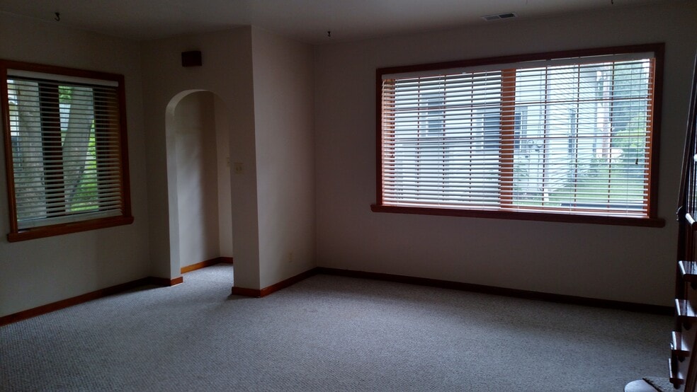 Livingroom - Unfurnished - N42W5926 Hamilton Rd