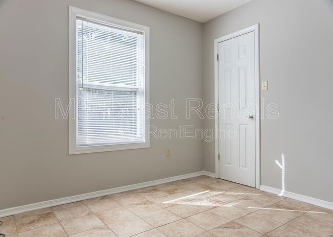 Building Photo - 10545 Bay Tree Dr