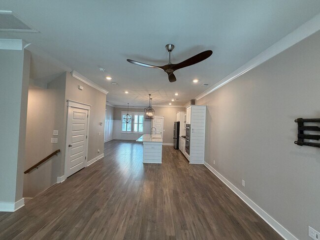 Building Photo - Midtown Townhouse