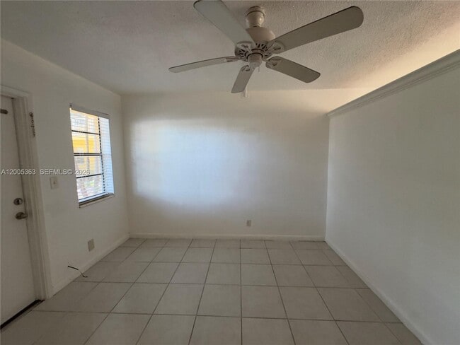 Building Photo - 4051 N Diexe Hwy