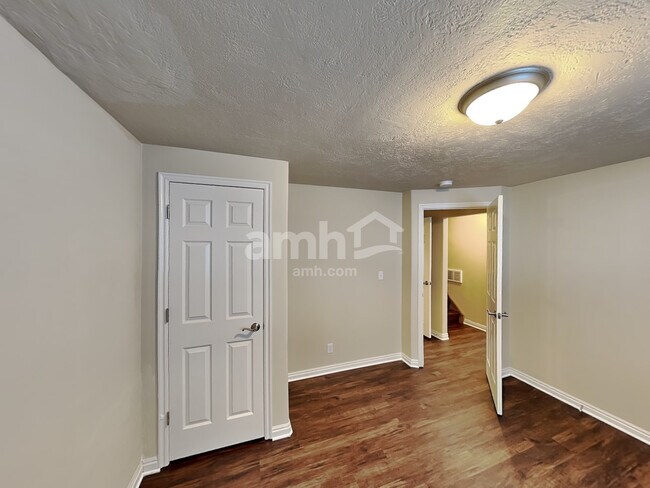 Building Photo - 2049 S Fremont Crest Ave W