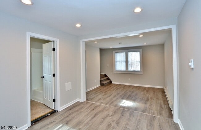 Building Photo - 422 Brown Trail