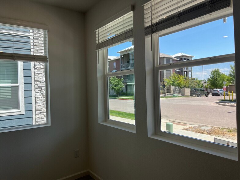 Building Photo - 1910 Rosen Dr