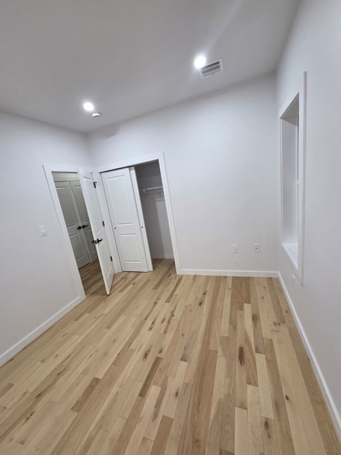 Building Photo - 13 Voorhees St