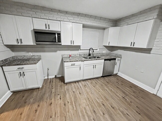 Building Photo - 1473 Oberle Ave