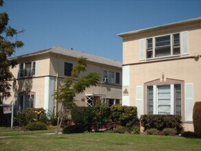 Building Photo - Adams Apartments...Gorgeous Newly Remodeled One Bedroom..Great Location!