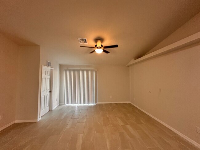 Building Photo - 1202 NE 15th Ln