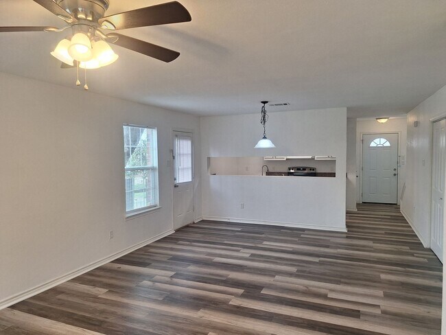 Building Photo - 2621 Lee Ave