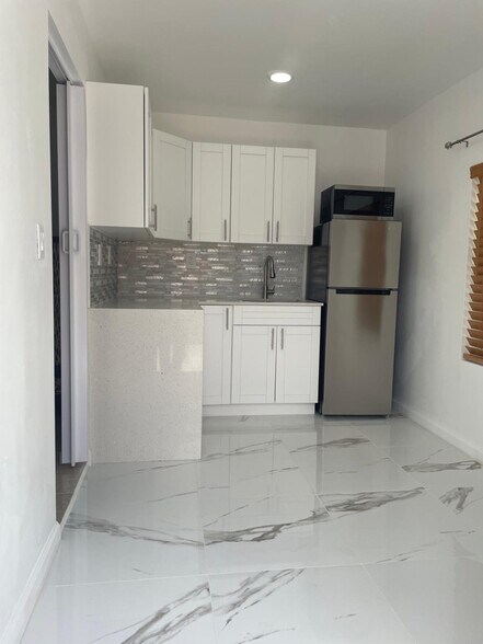 Primary Photo - 4241 SW 135th Ave