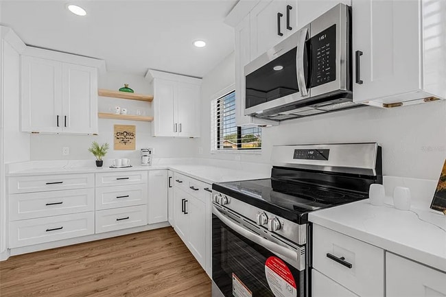 Building Photo - Charming 3-Bedroom Home with Large Fenced ...
