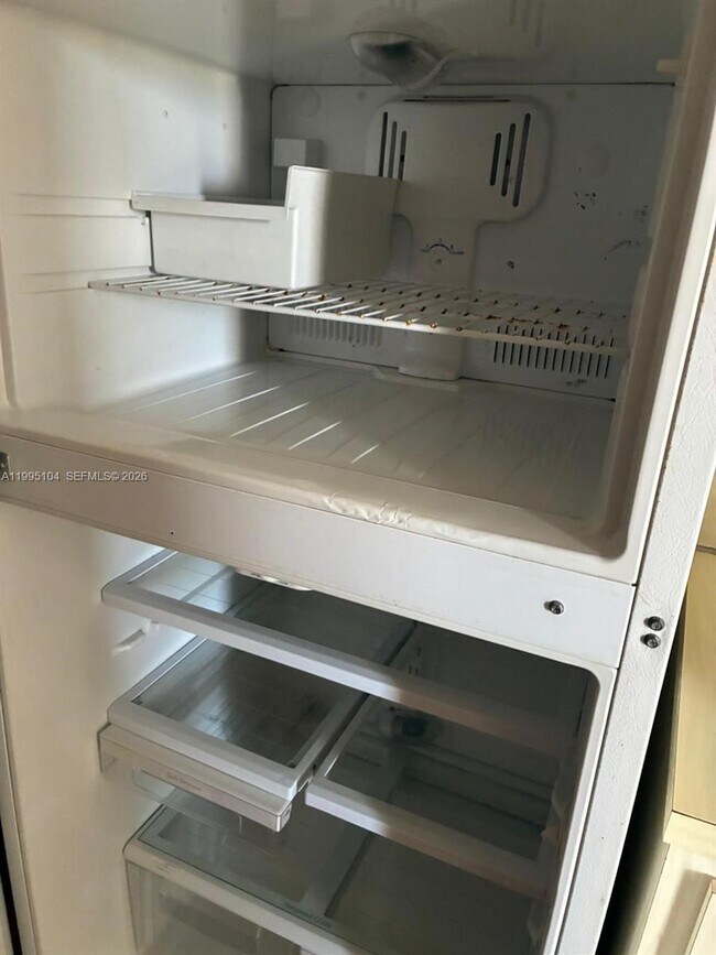 Building Photo - 141 NE 10th Ave