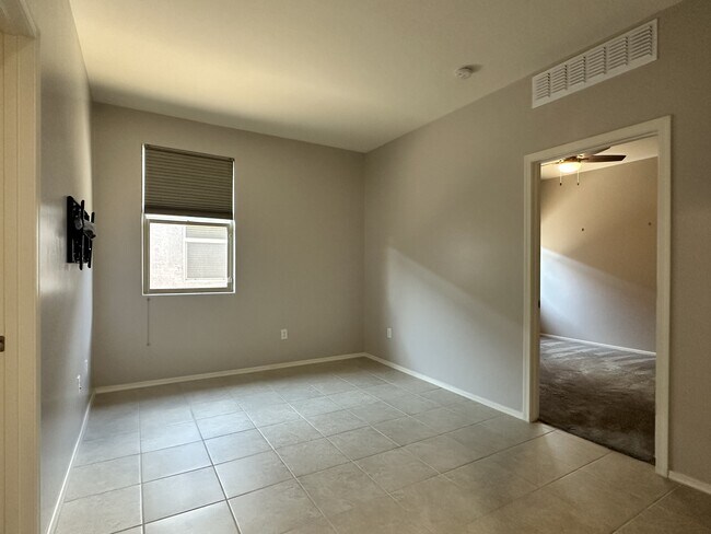 Building Photo - 7303 S Via Tierra Mesa