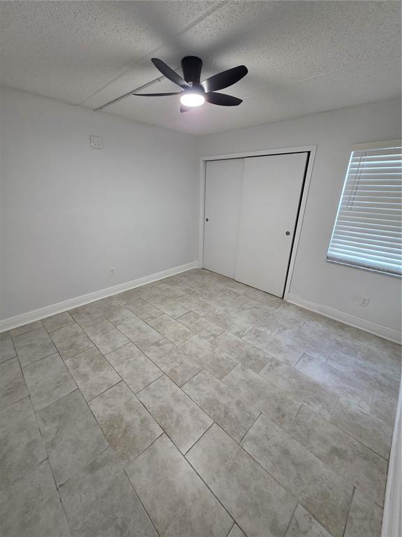 Building Photo - 3821 N Oak Dr