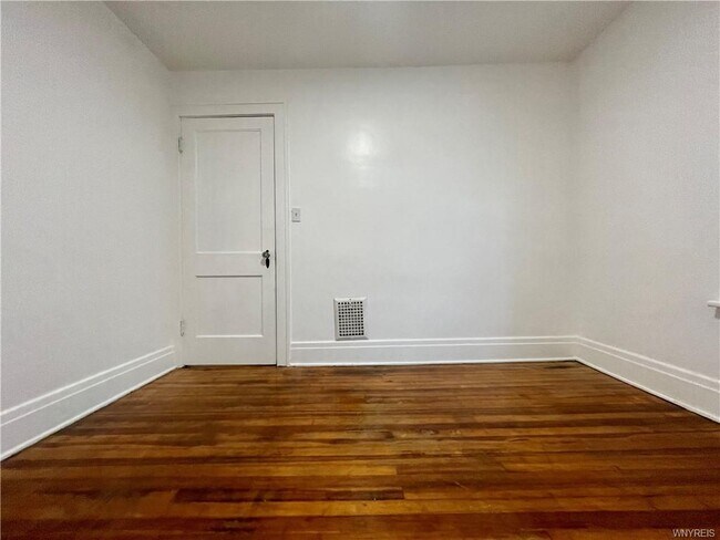 Building Photo - 434 23rd St