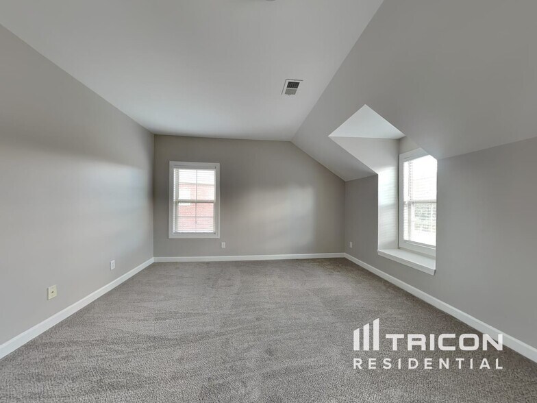 Building Photo - 172 Churchland Dr