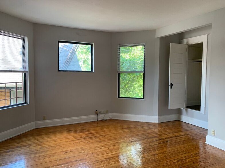 Building Photo - 287 McCormick Plz