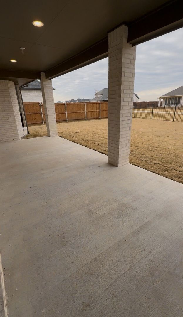 Building Photo - 3300 Little Bluestem Rd