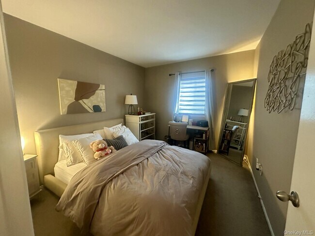 Building Photo - 200 Hilton Ave