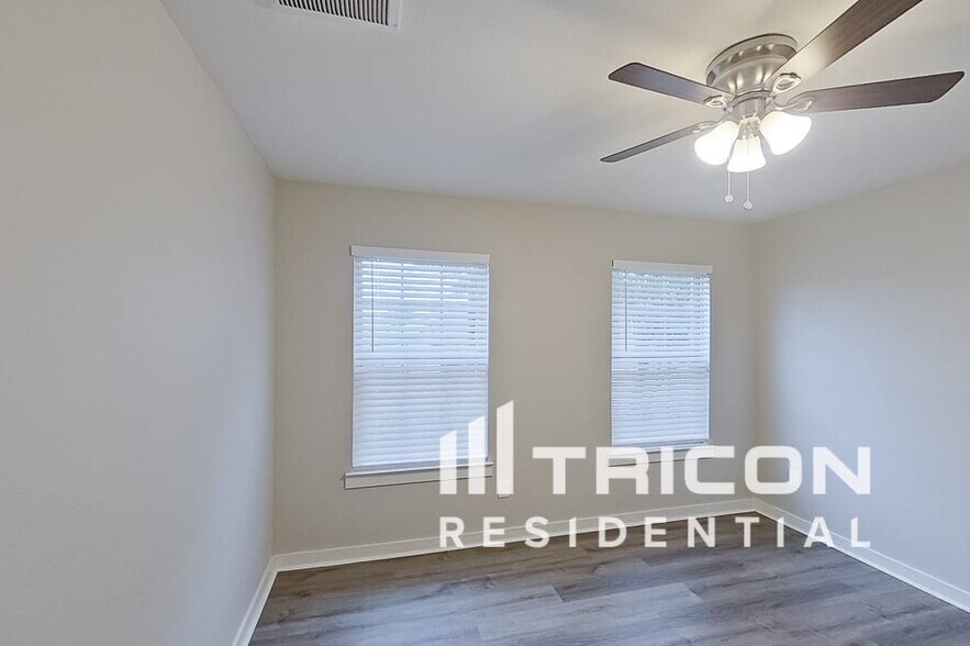 Building Photo - 1569 Ferguson Dr