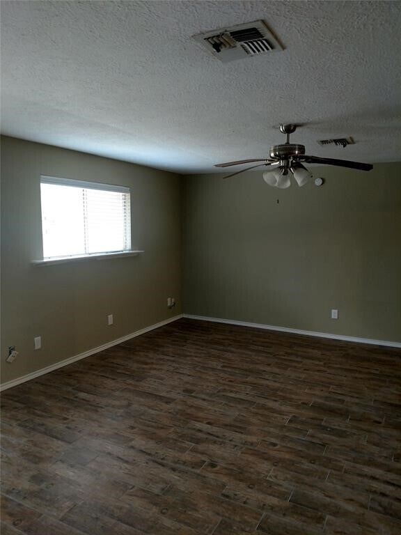 Building Photo - 25730 Glen Loch Dr
