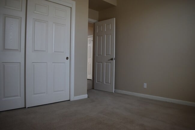 Building Photo - 870 Alabaster Ct