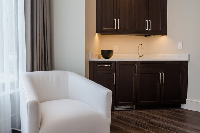 Building Photo - 3376 Peachtree Rd