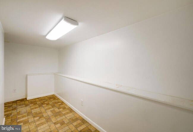 Building Photo - 5408 20th Ave