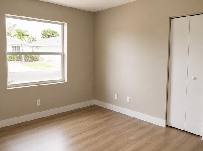 Building Photo - 125 Buffet Key