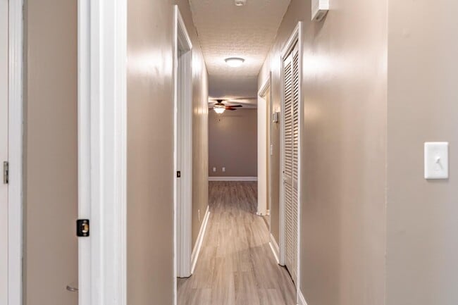 Building Photo - 115 Ivy Pointe Dr