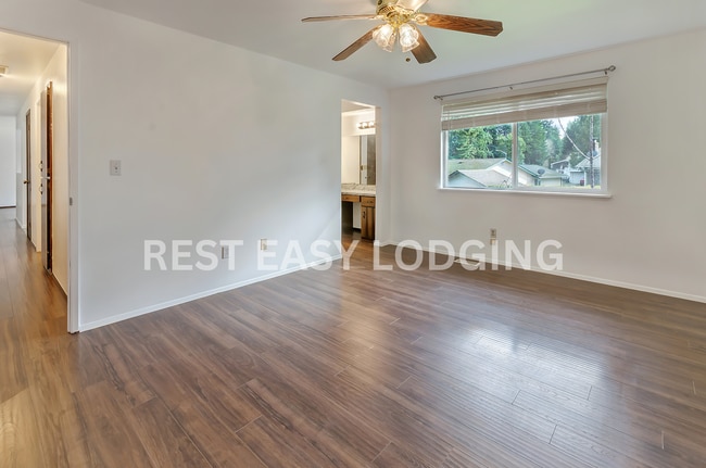 Building Photo - 2210 27th Ave SE