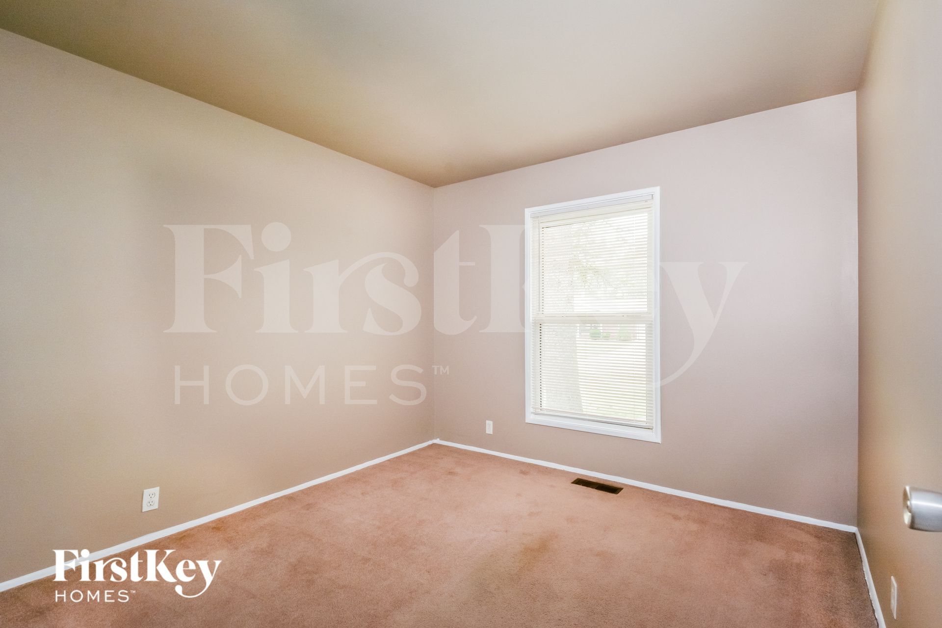 Building Photo - 2848 Westminster Dr
