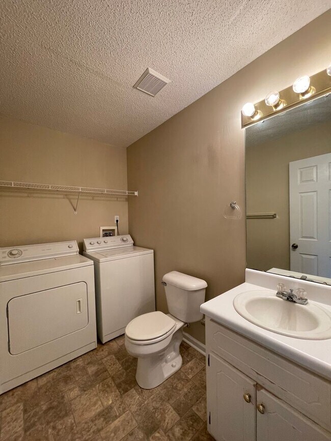 Building Photo - Foxhill Commons