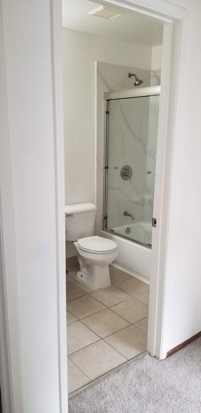 new tub and shower enclosure - 1054 Reed Ter