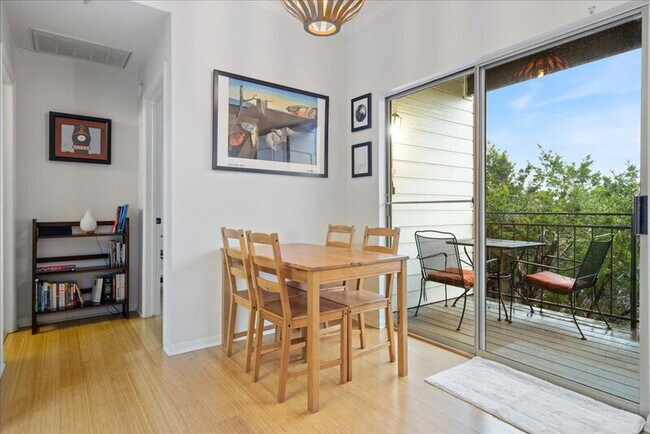 Building Photo - 6000 Shepherd Mountain Cove