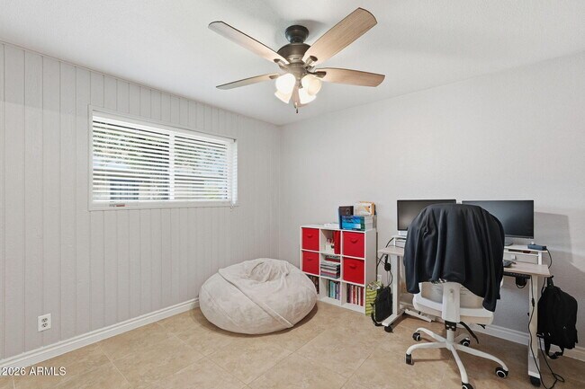 Building Photo - 2015 E Southern Ave